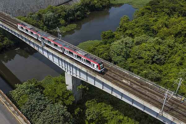 First Precast Viaduct U-Girder launched for Patna Metro's Corridor-I