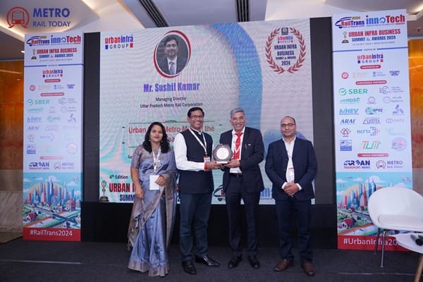 UPMRC Chief Sushil Kumar receives Urban Infra Metro Man of the Year Award